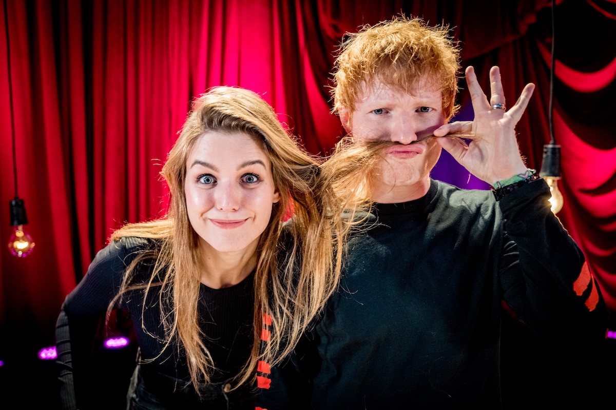 Ed Sheeran with VRT journalist Siska Schoeters during his special De Warmste Week concert.