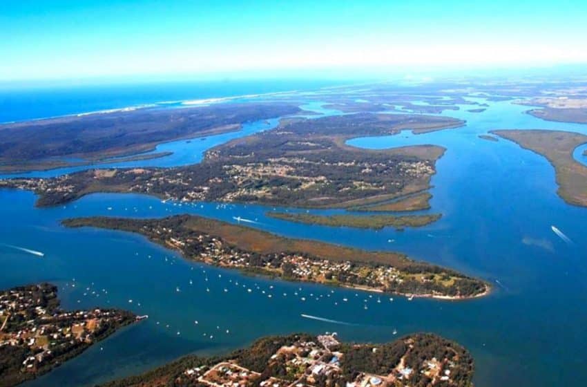  Australia’s tiny Island FM reaches far beyond its shores