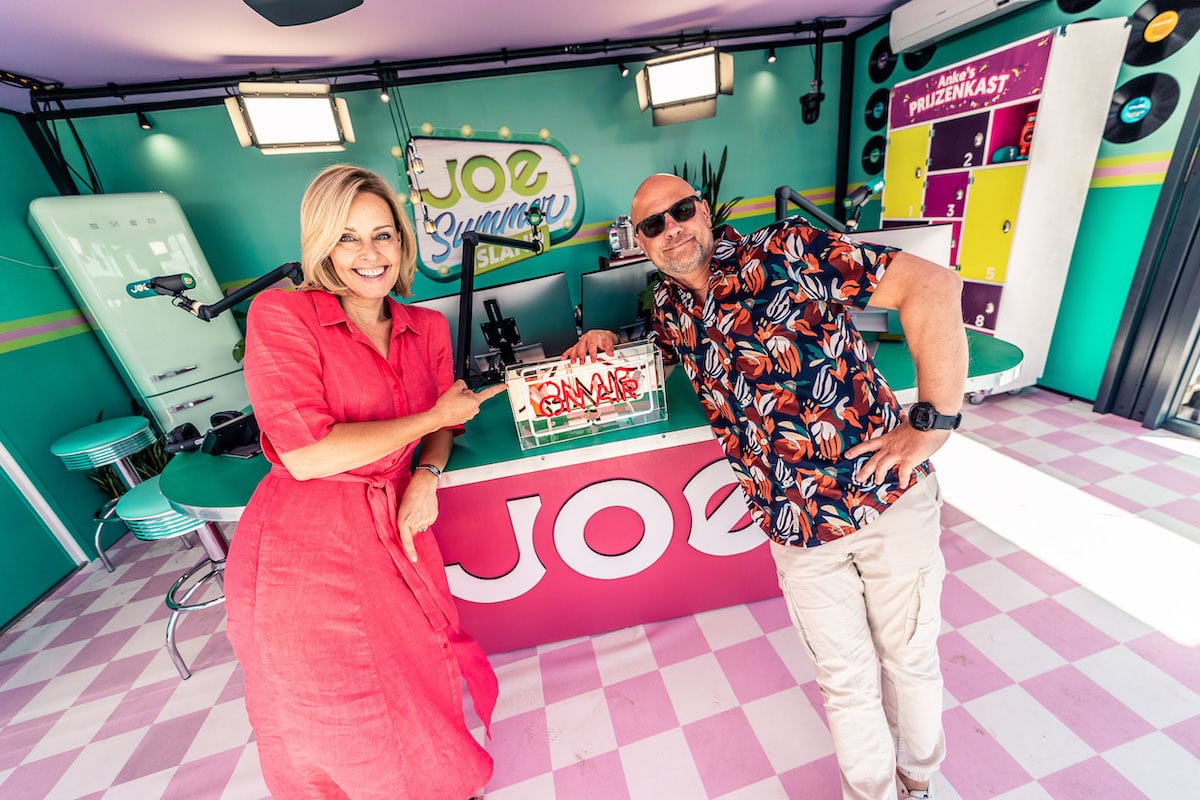 Presenters Rani De Coninck, left, and Raf Van Brussel hosted Joe’s opening show in the Summer Island studio