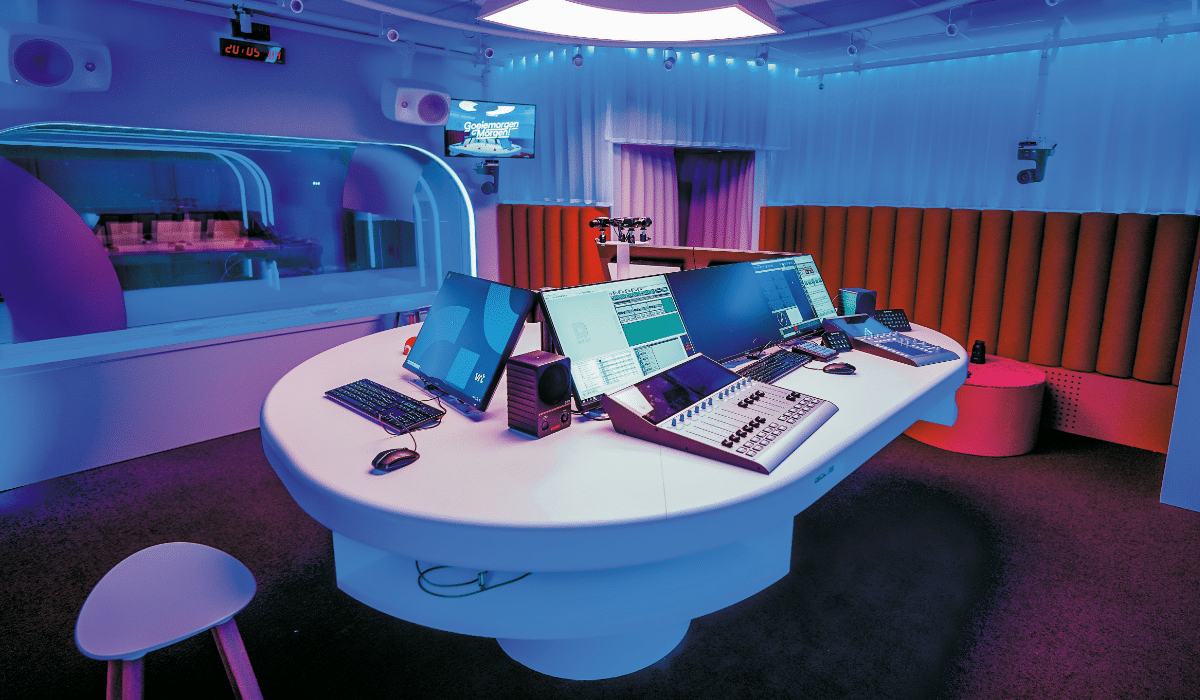 The Radio 2 studio was completely rebuilt with new furniture and branding. Photo: VRT